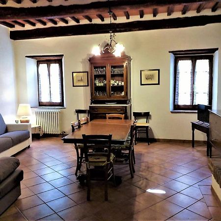Antica Torre "La Casalta" Apartment Petroio Luaran gambar