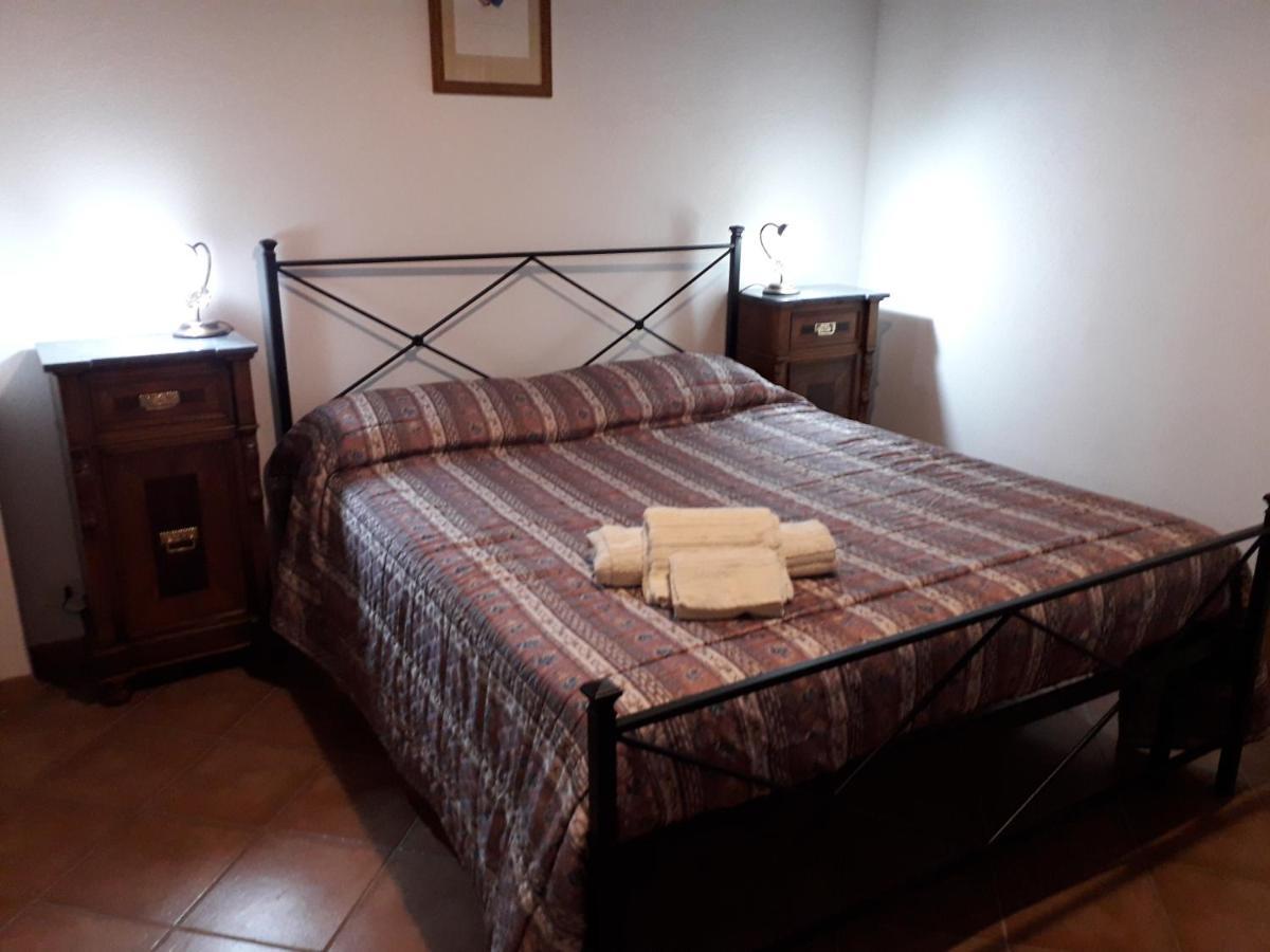 Antica Torre "La Casalta" Apartment Petroio Luaran gambar