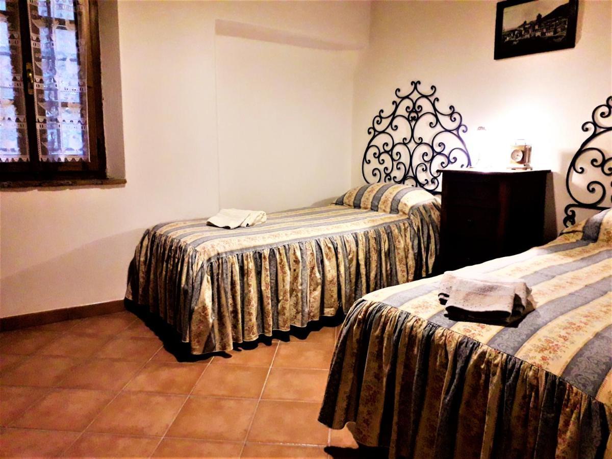 Antica Torre "La Casalta" Apartment Petroio Luaran gambar